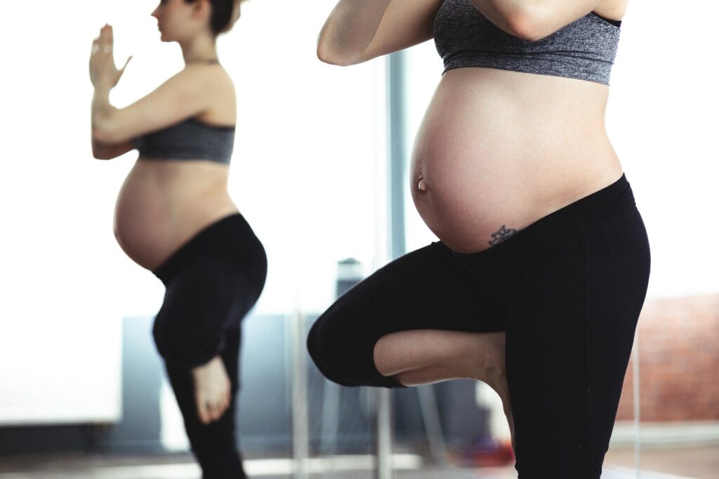 Gestante bem orientada no pré-natal na prática de exercícios físicos 